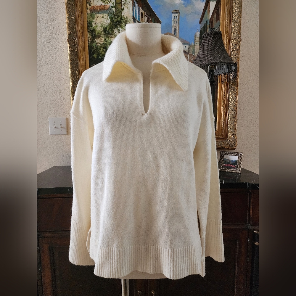 Vince Camuto Cream Collared Long Sleeve Sweater 🩷🌸